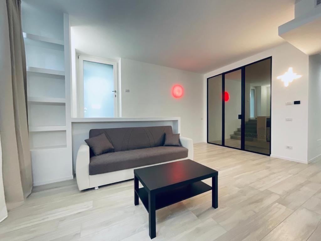 Milan New Apartments In Central ภายนอก รูปภาพ