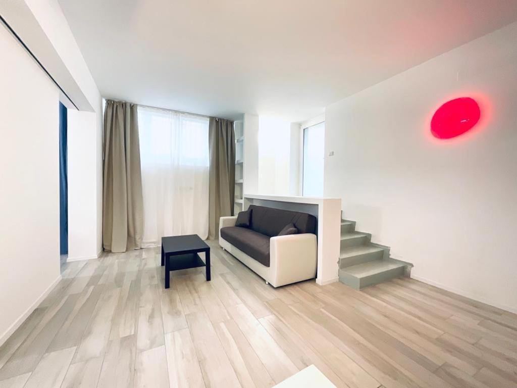 Milan New Apartments In Central ภายนอก รูปภาพ